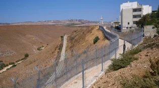 ישראל שוקלת הפסקת אש זמנית בגבול לבנון
