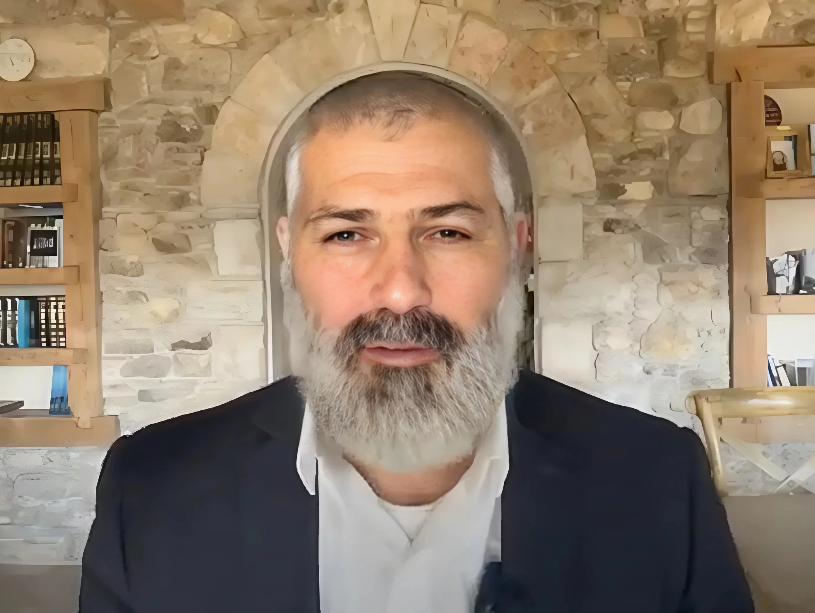 צבי יחזקאלי חושף את המציאות המורכבת במערב