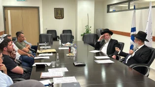 הרבנים הראשיים אירחו את משפחות החטופים: "נדבר על זה עם נתניהו"