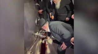 שפע רב: הרבנים שפכו את מיכל היין