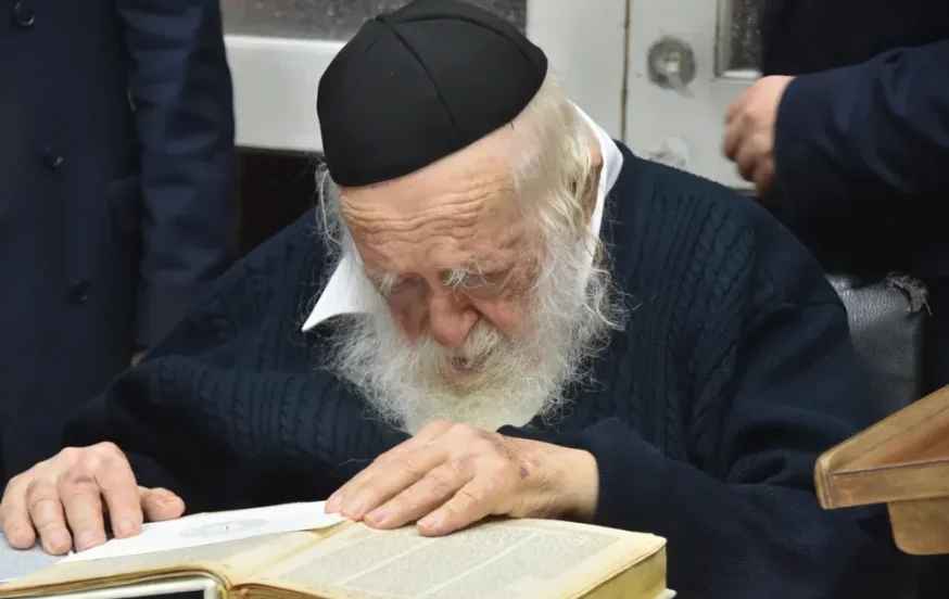 עדות מופלאה של מרן הרב קנייבסקי זצ"ל על ה"חזון איש" עדות מופלאה של מרן הרב קנייבסקי זצ"ל על ה"חזון איש"