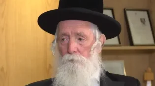 לאור האנטישמיות: הרב גרוסמן הודה לאנשי משטרה