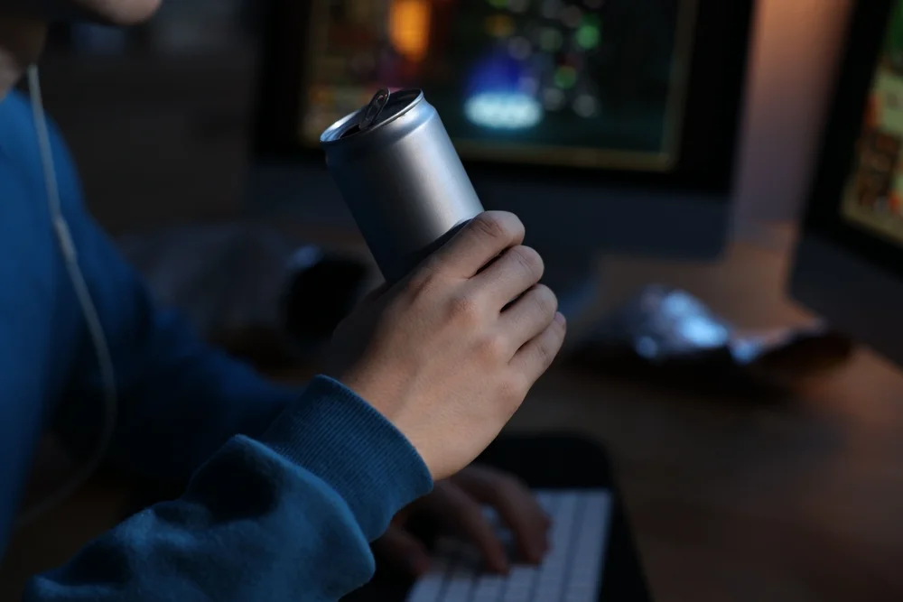 צורך בקוצב לב בגיל 32. בגלל התמכרות למשקאות אנרגיה