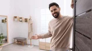 האם מותר לארח אורחים בשבת?
