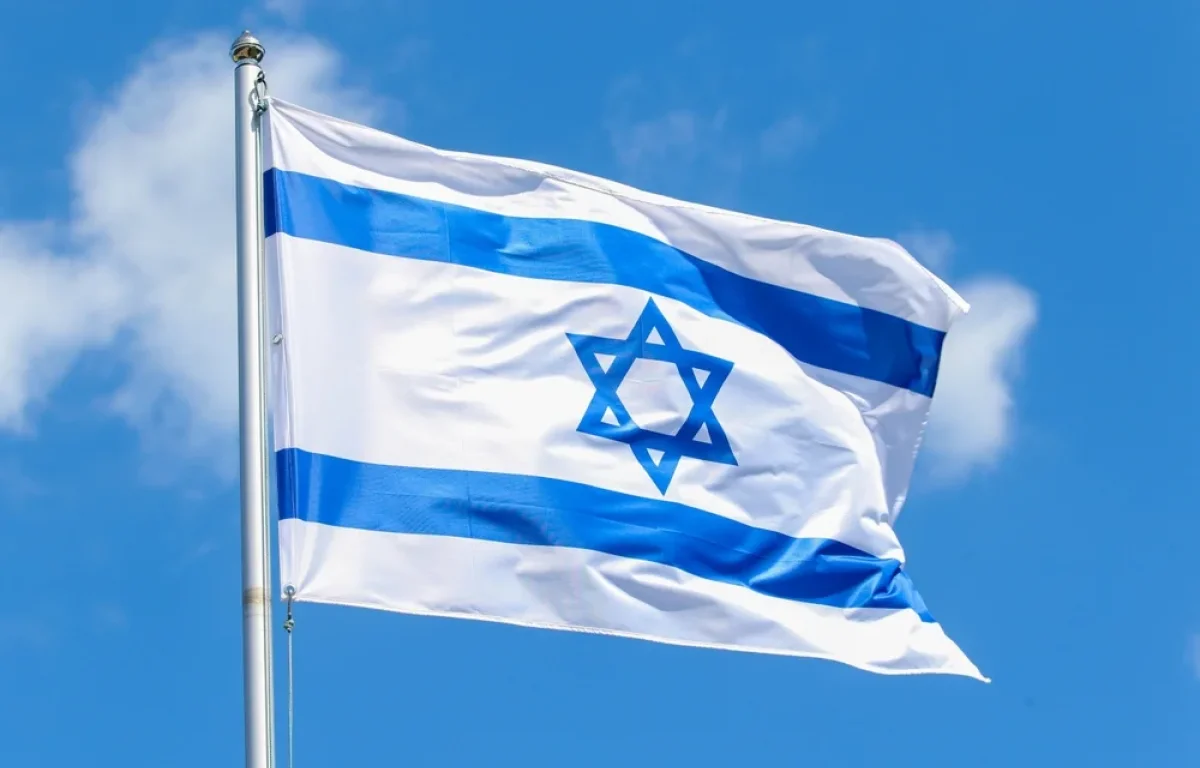 דגל ישראל מתנופף בלב לבנון - ערוץ 2000