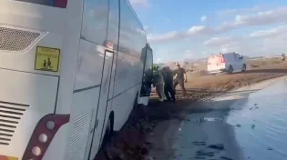 מפחיד: אוטובוס התלמידים כמעט התהפך לים