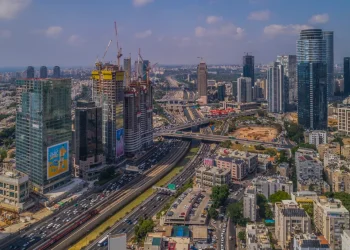 האירוע החריג באילון: אין צפי לפתיחת הכביש