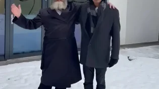 מכתת רגלים: אב החטוף יצא למסע בקברות הצדיקים