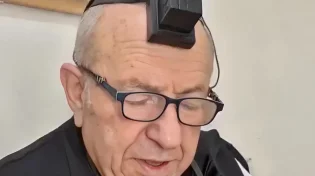 הניצוץ היהודי: הזקן החל להניח תפילין לזכות החיילים&nbsp;