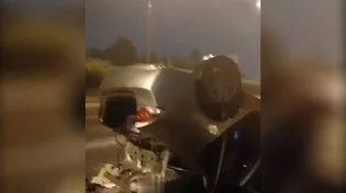 מה נסגר: רכב הפוך בכביש סואן