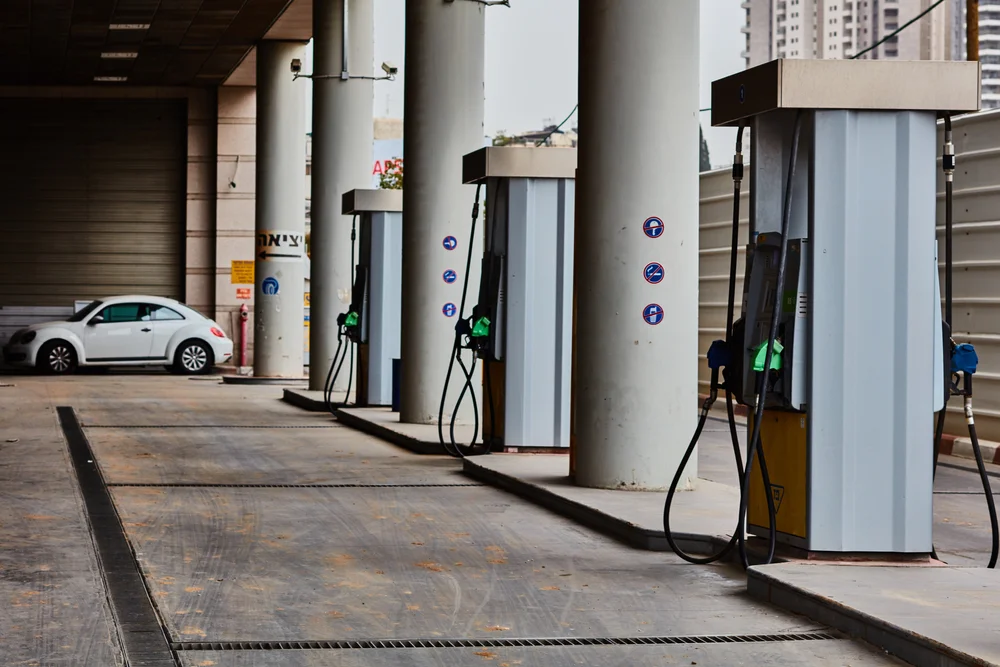 בשורה לנהגים: מחירי הדלק יוזלו בתחילת דצמבר