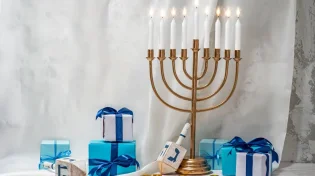 מדוע חוגגים את חנוכה שמונה ימים?