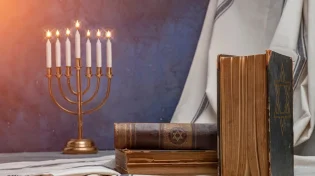 כיצד יש לנהוג במקרה של חנוכייה ללא שמונה קנים?