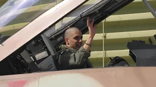 בג"ץ פסק: נווט הקרב אסף דגן הי"ד ייקבר בטקס צבאי בבית עלמין אזרחי 