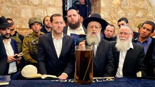ביקור נדיר של הראשל"צ בקבר יוסף: "זו בעלותנו על הארץ כולה"