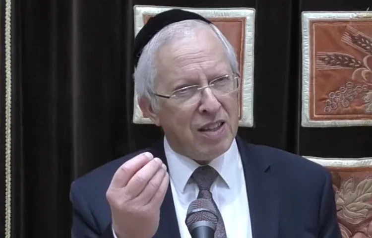 הרב נויגרשל: "השמאל מנצל את סוגיית גיוס החרדים כדי לפרק את הממשלה" הרב נויגרשל: "השמאל מנצל את סוגיית גיוס החרדים כדי לפרק את הממשלה"