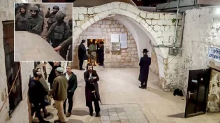תפילה מרגשת הלילה בקבר יוסף&nbsp;