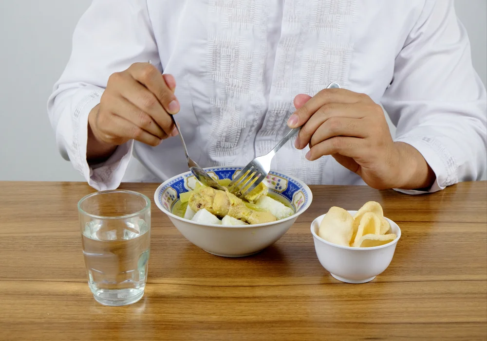 אוכלים מהר מדי? אתם חייבים לקרוא את זה אוכלים מהר מדי? אתם חייבים לקרוא את זה