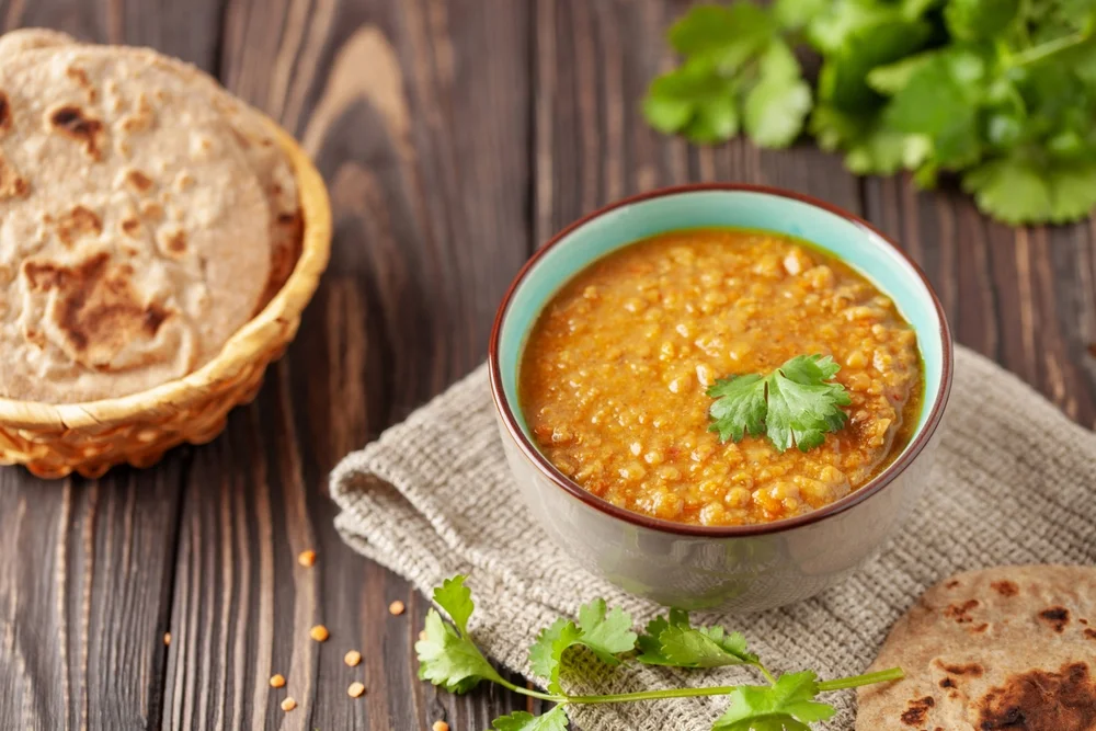 מתכון למרק טעים בסגנון הודי עם תבלינים חזקים מתכון למרק טעים בסגנון הודי עם תבלינים חזקים