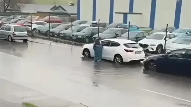 הרכב תקוע בשלולית בלי גישה? זה הפתרון