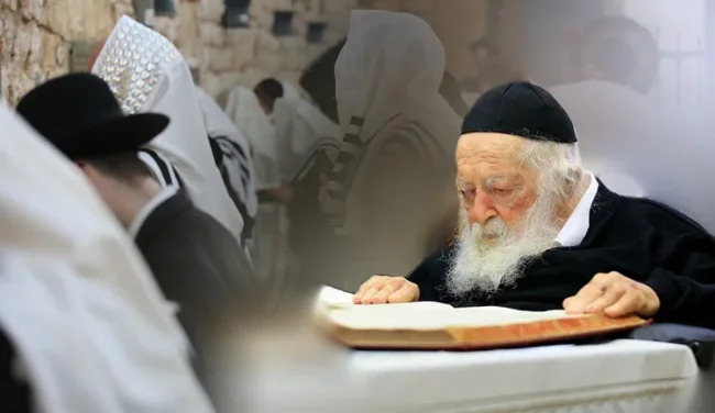 "עשר דקות ביום": הסוד לחינוך של מרן הרב קניבסקי זצ"ל