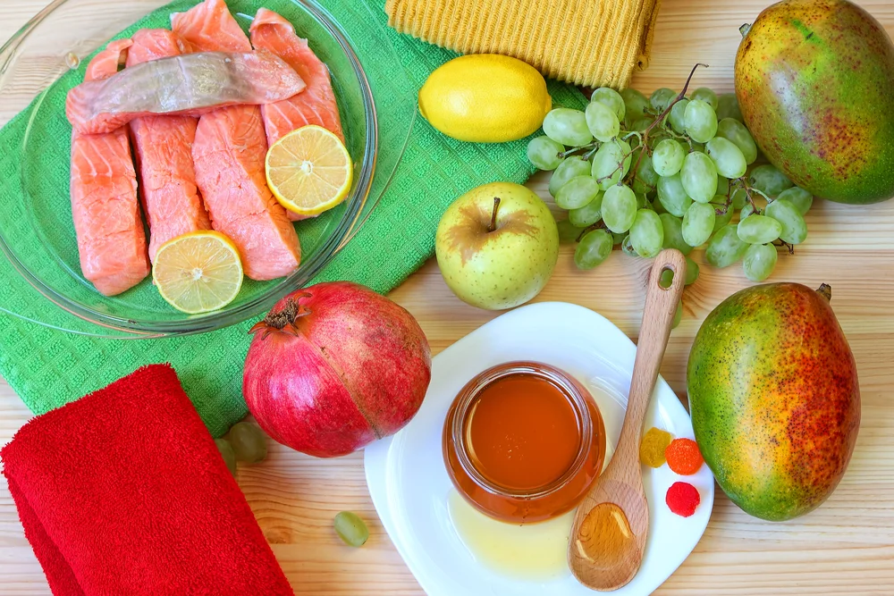 מתכון לדג עם מנגו, תפוחים ורימונים בתנור מתכון לדג עם מנגו, תפוחים ורימונים בתנור