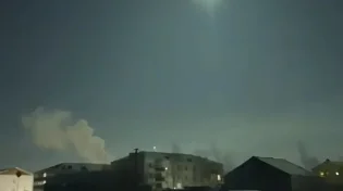 תיעוד המטאור הענק מעל העיר החשוכה