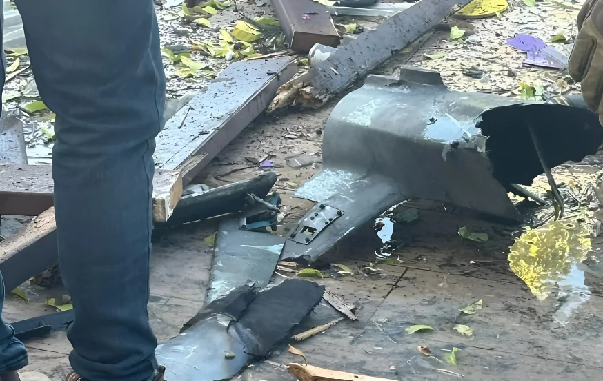 בעלת הדירה שנפגע מכטב"מ ביבנה: "עזבתי את הכל וראיתי את הבית בוער" בעלת הדירה שנפגע מכטב"מ ביבנה: "עזבתי את הכל וראיתי את הבית בוער"