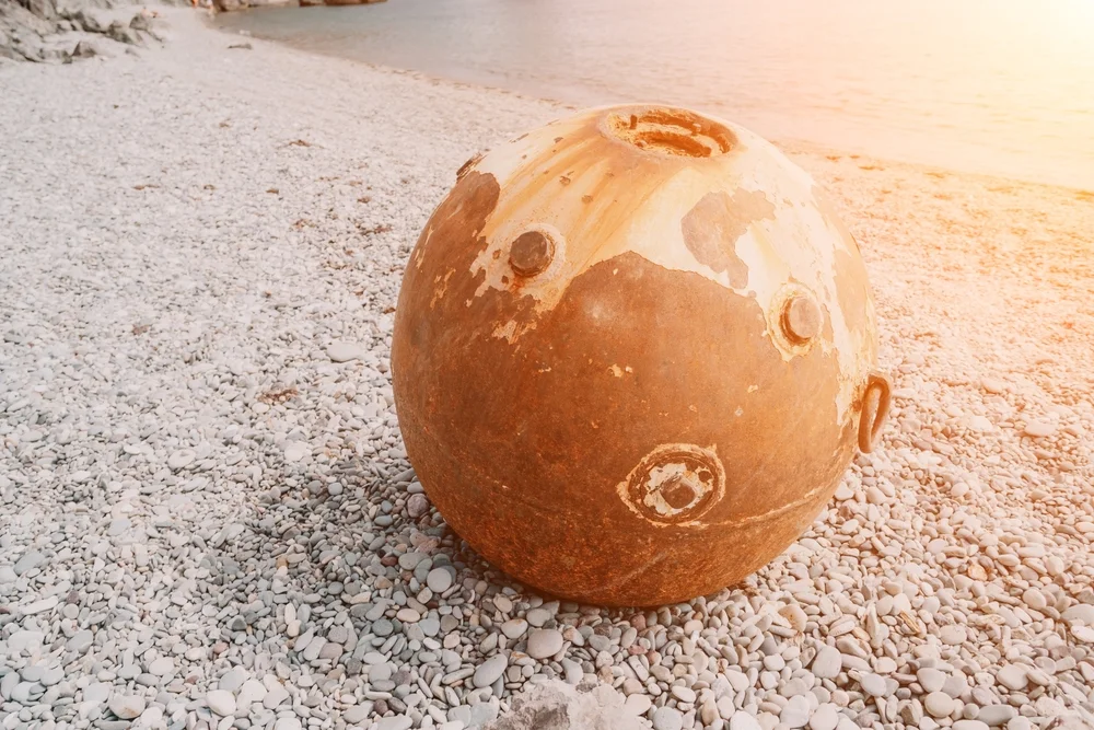 יוטיובר באוסטרליה חושף מוקש ימי יוטיובר באוסטרליה חושף מוקש ימי