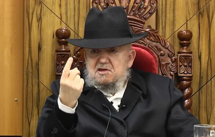 הגר"מ מאזוז מזהיר: "הישענות על הסכמים זרים מובילה לכישלון" הגר"מ מאזוז מזהיר: "הישענות על הסכמים זרים מובילה לכישלון"