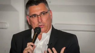 השר גדעון סער משיב לנשיא אירלנד: "אנטישמי, מפיץ דיבה" 