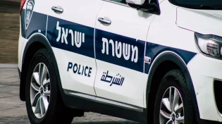 תיעוד: חוקרי מחוז מרכז פיצחו כנופיית פורצים בחניוני נתב"ג