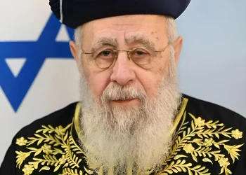 הראשל"צ הרב יצחק יוסף: 'היו שר תורה במקום שר בממשלה'
