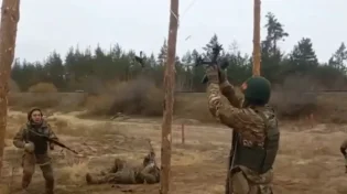 כך מתאמנים חיילי הצבא הרוסי להתחמק מרחפנים