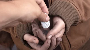 מה מעשים טובים גורמים לנו להרגיש?
