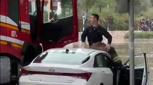 ונציה או אשדוד: הרחובות הוצפו ונהגים חולצו