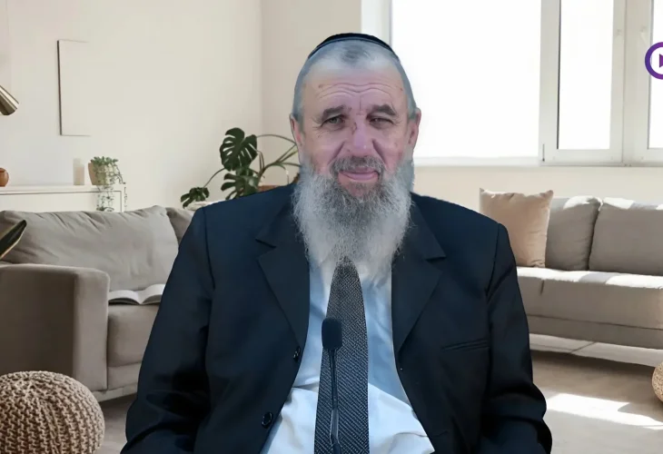 האם להדליק חנוכיה ללא האישה | הרב דניאל אוחיון
