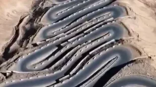 הצצה לכביש המפותל ביותר בעולם