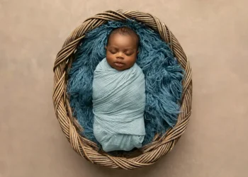 תינוק כהה עור נולד לזוג סינים: המקרה שהדהים את הרופאים