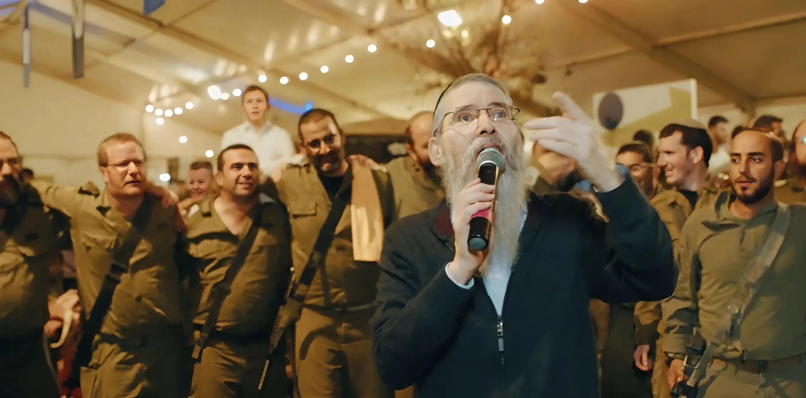 חיזוק ואמונה בצליל ובניגון: אברהם פריד במסע מוזיקלי של תקווה חיזוק ואמונה בצליל ובניגון: אברהם פריד במסע מוזיקלי של תקווה