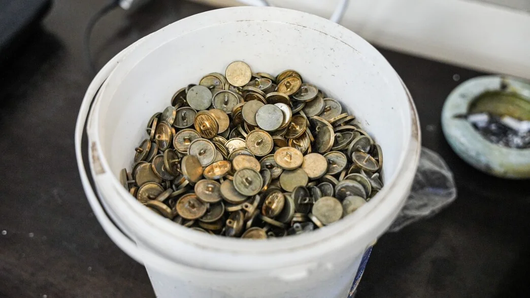 נחשפה מעבדה לזיוף מטבעות: שני חשודים נעצרו ביפיע