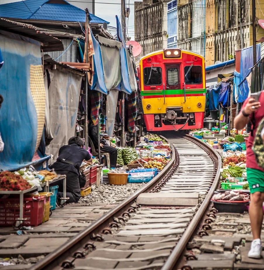 תחנת רכבת בהודו הפכה לשוק ירקות מאולתר