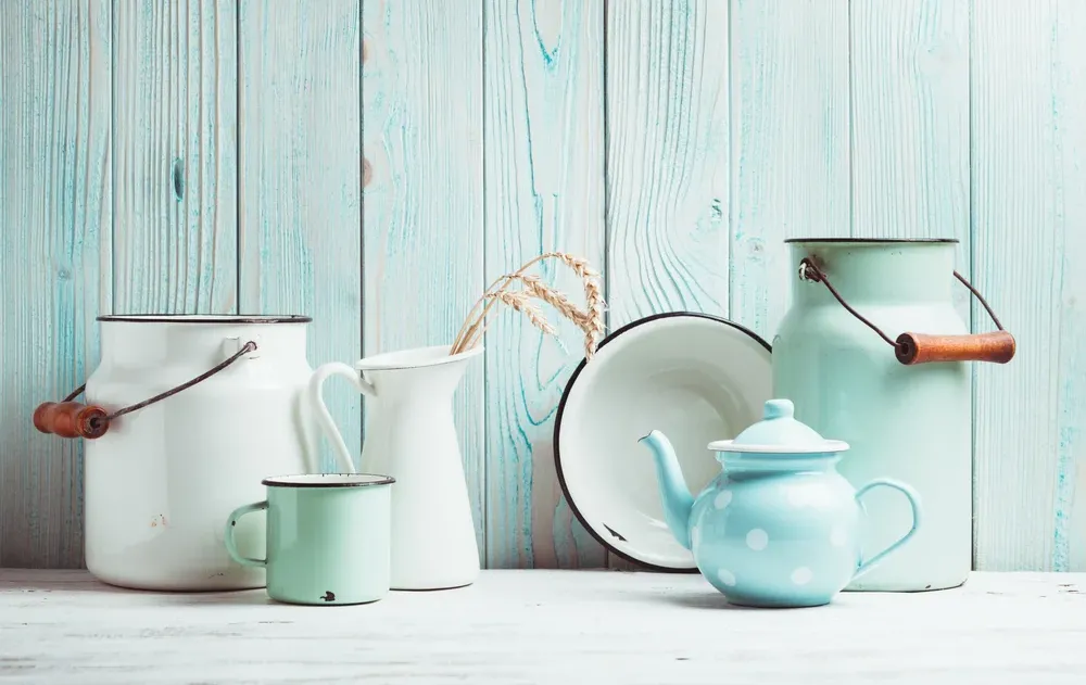 האם כלי אמייל חייבים בטבילה? הרב אברהם ישעיהו בן חמו משיב על השאלה