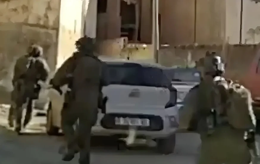 תחת אש: מסתערבי מג"ב עוצרים מבוקש בשכם תחת אש: מסתערבי מג"ב עוצרים מבוקש בשכם