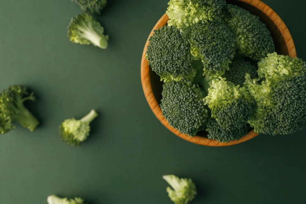 10 יתרונות בריאותיים של ברוקולי שאתם חייבים להכיר 10 יתרונות בריאותיים של ברוקולי שאתם חייבים להכיר