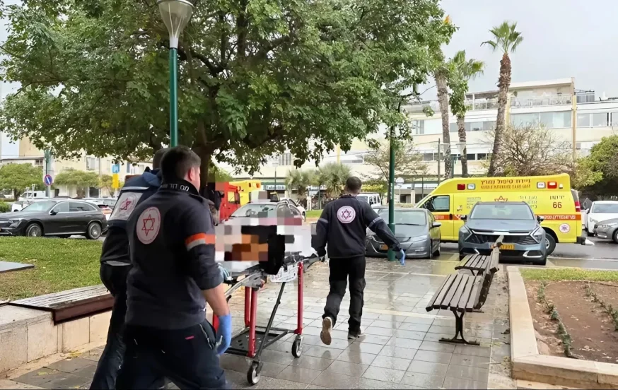 פיגוע דקירה בהרצליה: קשישה בת 83 נרצחה בדרכה לקניות פיגוע דקירה בהרצליה: קשישה בת 83 נרצחה בדרכה לקניות