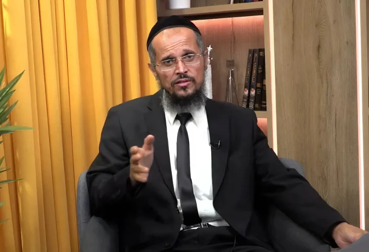 אם תבוא איתי כעת לקברו של הצדיק רבי יהודה פתיה - תתרפא מיד!