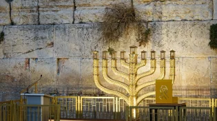 היערכות שיא לקראת תפילת הענק במעמד הדלקת נר שמיני בכותל המערבי