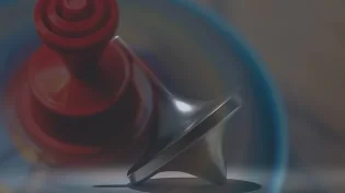 הסביבון - יותר ממשחק ילדים: המסורת והמשמעות מאחורי המנהג העתיק