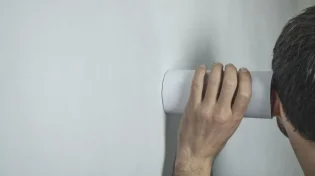 שמעו רעש מוזר מהקיר, ולא האמינו למה שהתגלה